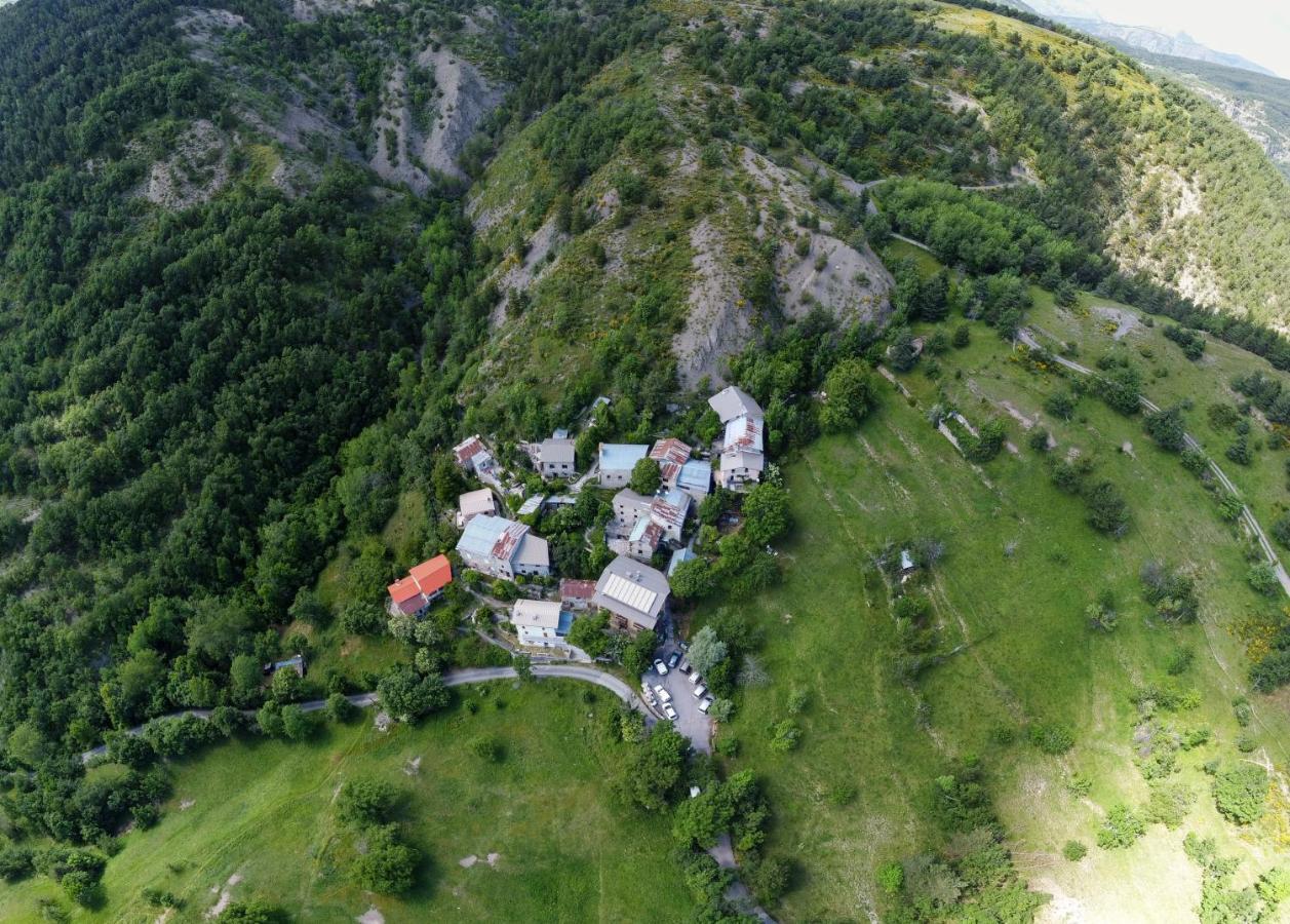 Eco-Hotel Et Yourtes Du Mercantour Guillaumes Luaran gambar