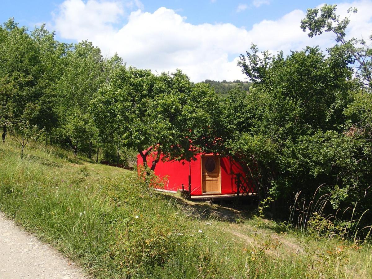 Eco-Hotel Et Yourtes Du Mercantour Guillaumes Luaran gambar