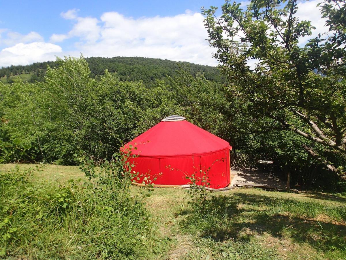 Eco-Hotel Et Yourtes Du Mercantour Guillaumes Luaran gambar
