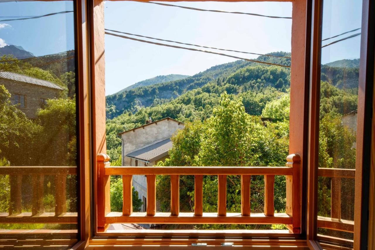 Eco-Hotel Et Yourtes Du Mercantour Guillaumes Luaran gambar